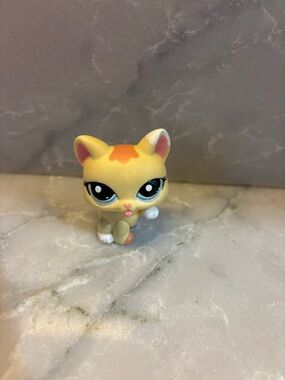 Littlest Pet Shop Yellow Orange Kitten Figure